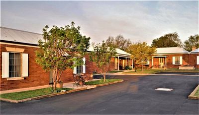 015b ROSS Riverside Motel.jpg
