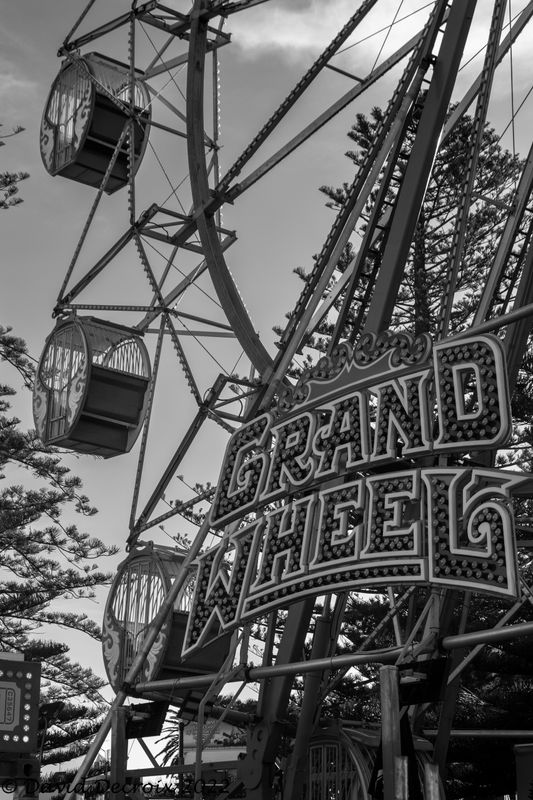 Ferris Wheel, The Entrance