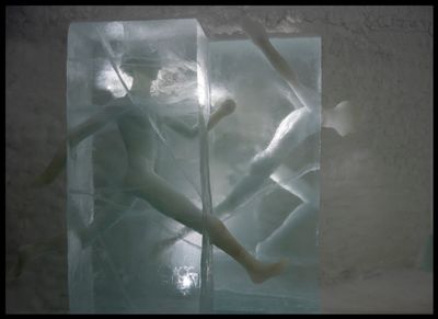 Icerunning art - Jukkasjärvi Icehotel