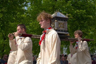h_bl-252.jpg