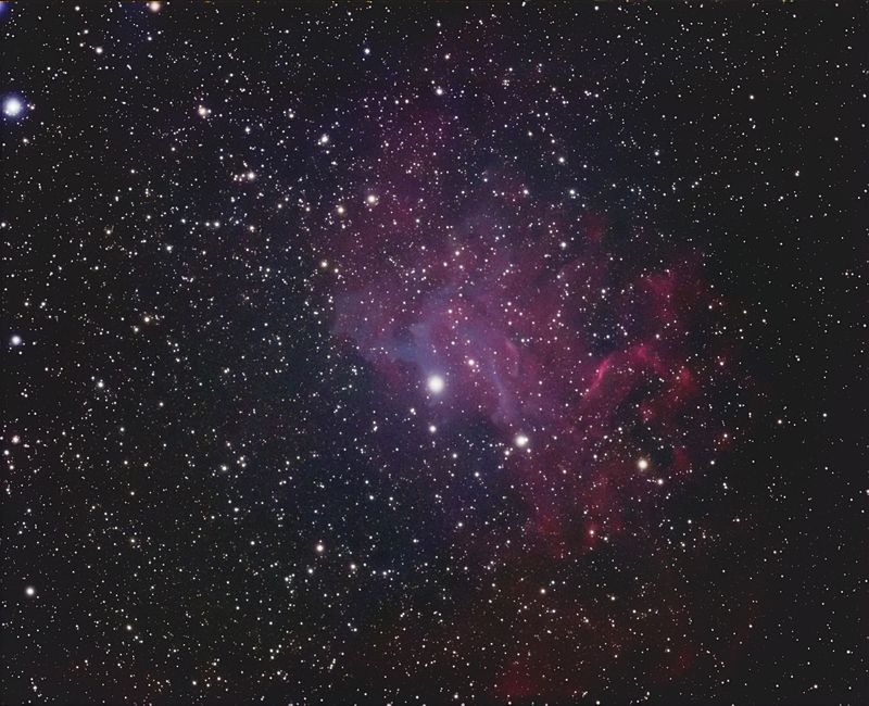 IC 405 The Flaming Star Nebula