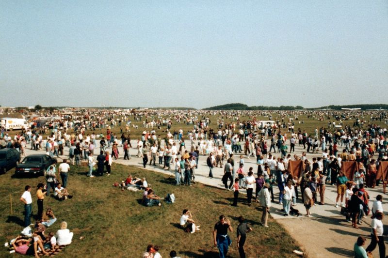 AF91_Hungary_ShowCrowd_05.jpg