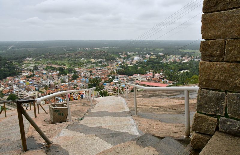 Vindhyagiri Hill - Shravanabelagola below - India-2-0901