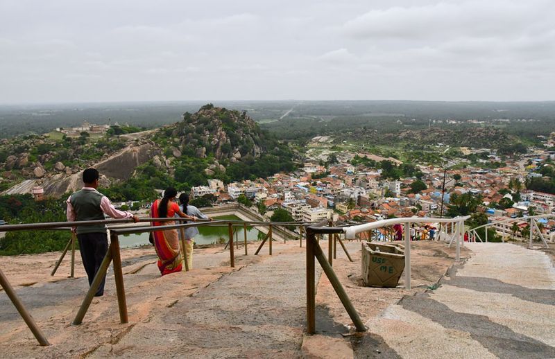 Vindhyagiri Hill - Shravanabelagola below - India-2-0902