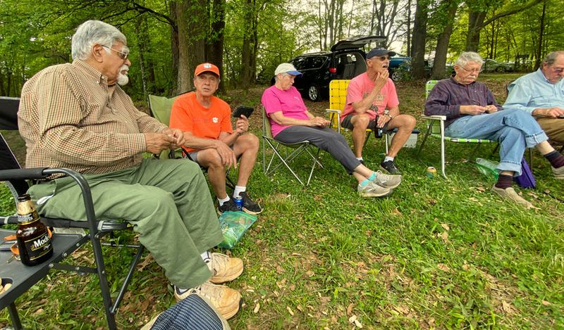 04-21 The ESSO crew at the lake i6620