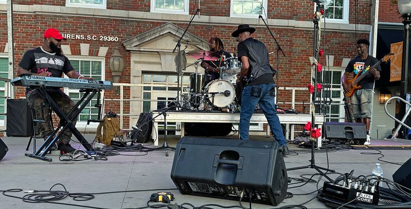 10-06-Levelz band i2639hcr