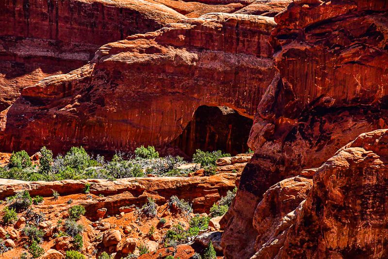 Just one of thousands of arches - Utah19-2-0890