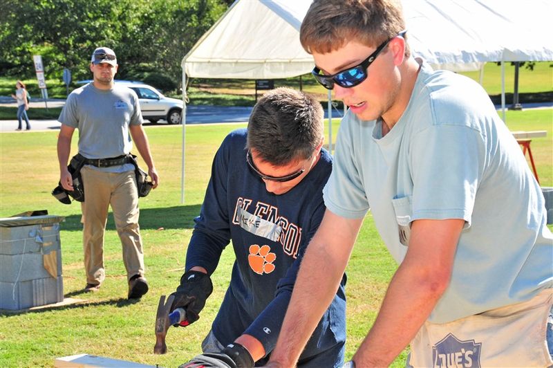 Student volunteers HH16 6847
