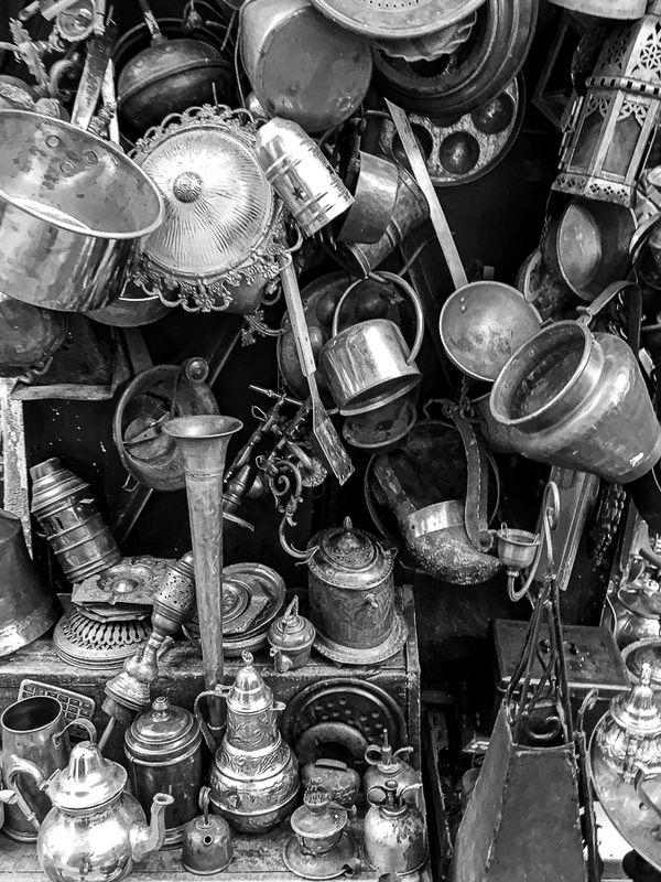 Somewhat used metalware - Moroc-i0564bw