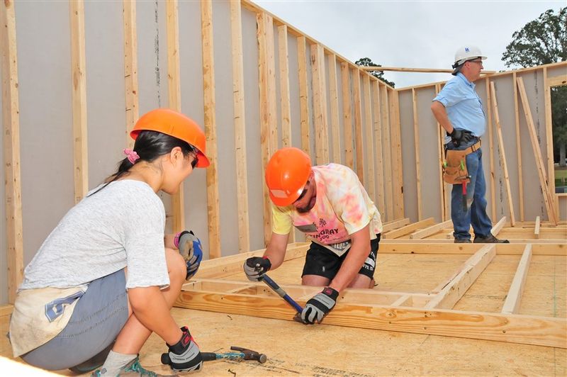 Student volunteers HH16 7066