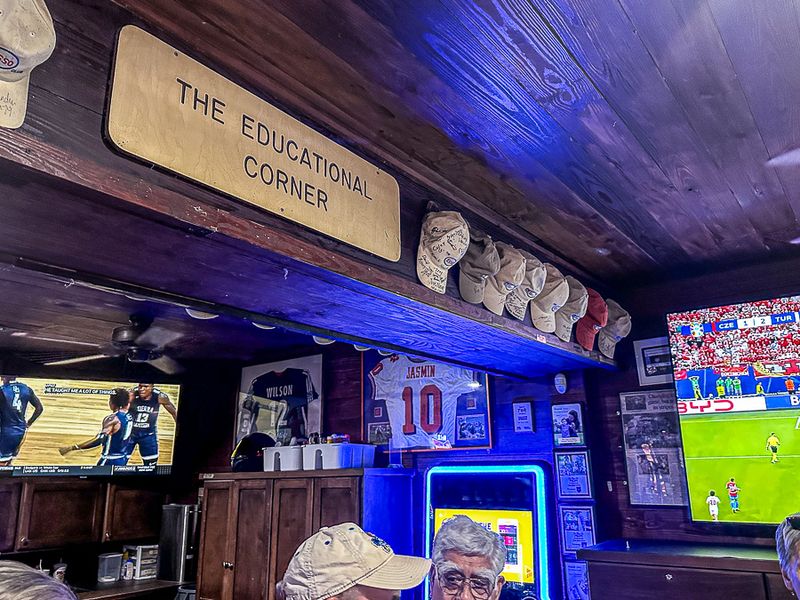 2024 06 26 In 'The Educational Corner' at the ESSO Club i6531