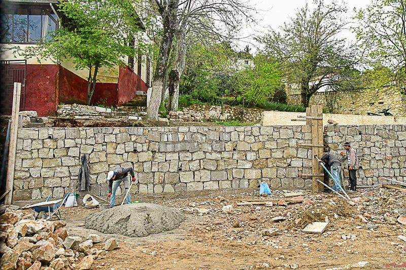 Settting a wall Moroc-3639