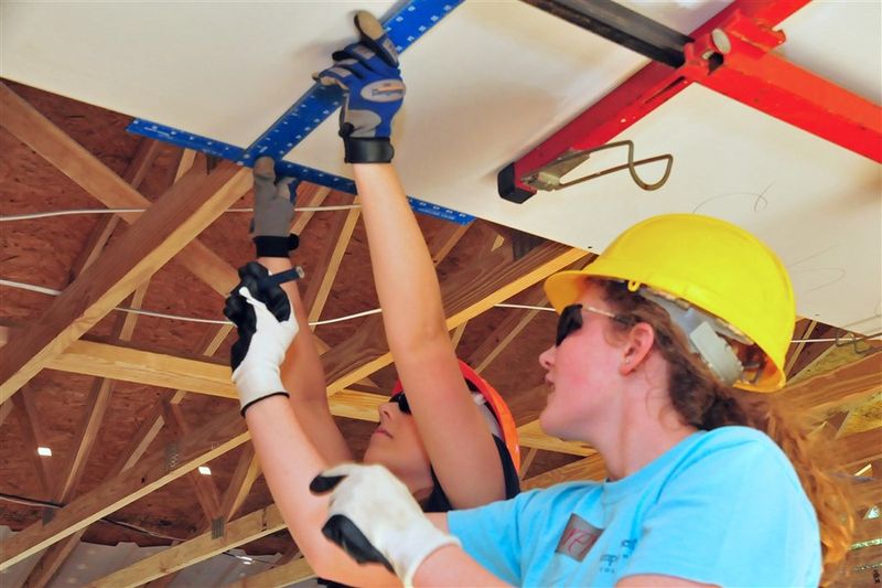 Up-lifting experience HH16 7234