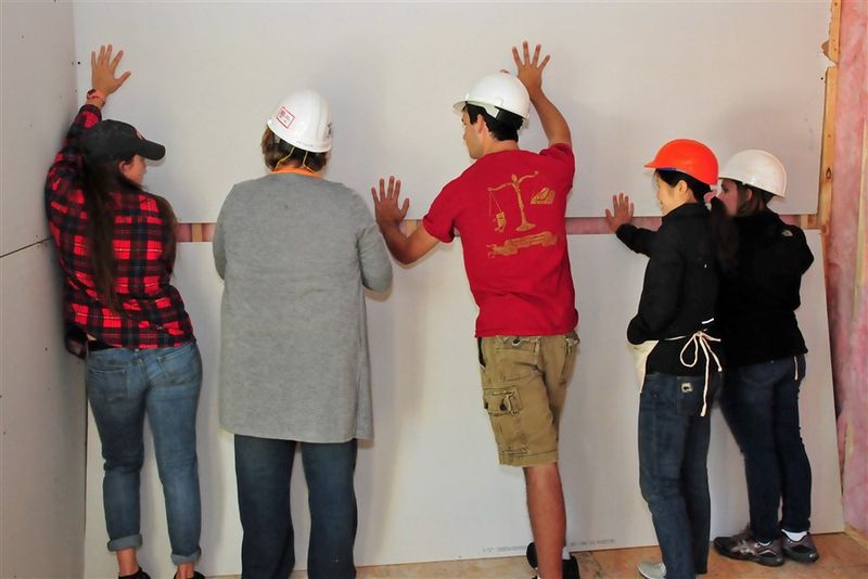 Student volunteers HH16 7302