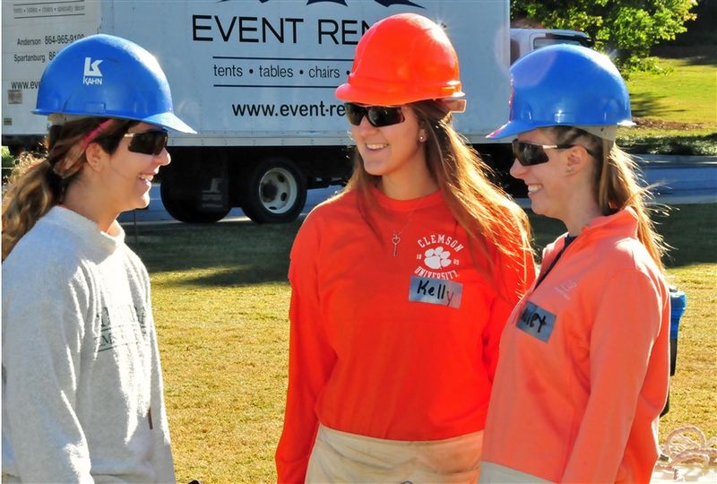 Student volunteers HH16 7338