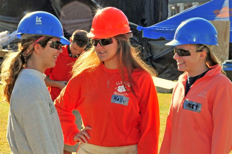 Student volunteers HH16 7339