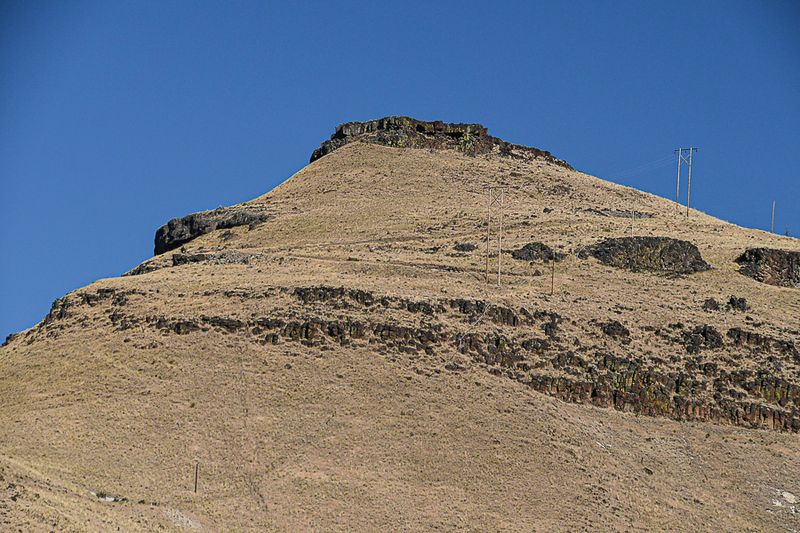 07 18 Heavily eroded basalt 7715