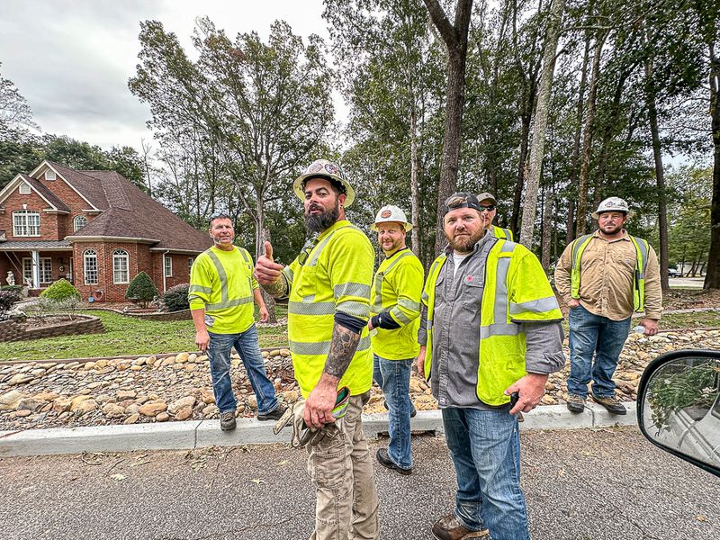 2024 10 01 Power crew from Michigan that got our neighborhood back up 1183