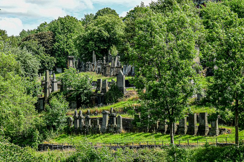 06 15 Glasgow Necropolis 5210
