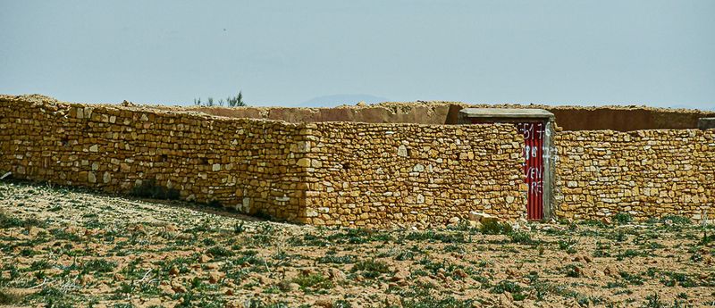 04 02 Walled compound Moroc-4028