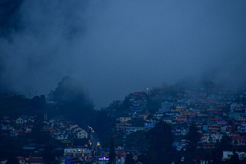 09 04 Night clouds decend on Ooty India-2-2513