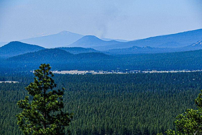 07 19 Wildfire smoke seen from on Lava Butte 7874