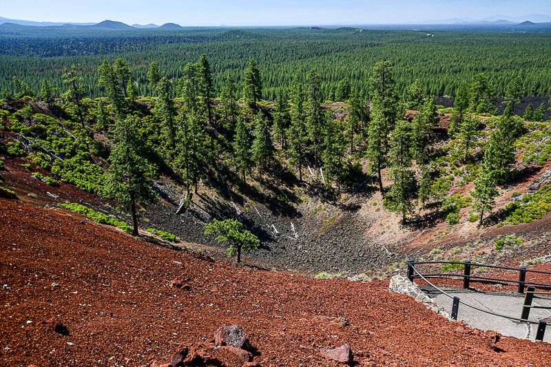 07 19 Lava Butte caldera 7880