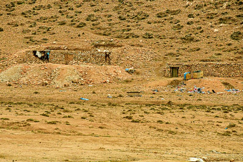04 02 Seeming abandoned Moroc-4156