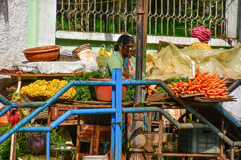 09 05 Ooty market vendor India-2-2549