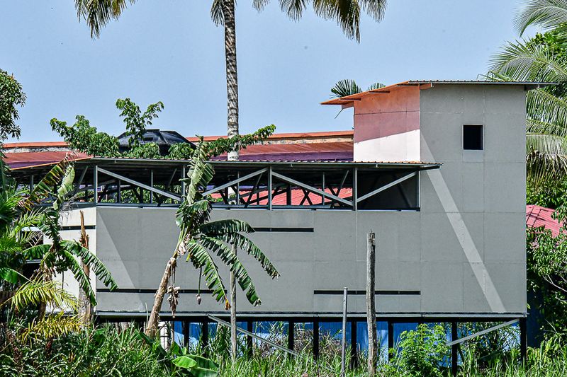 08 26 Swiftlet nesting building 4651