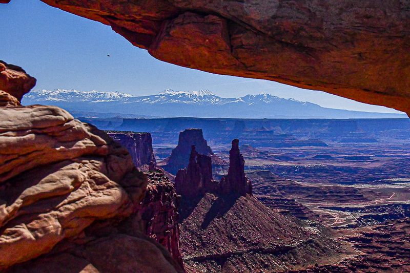 05 03 La Sal Mountains viewed through Mesa Arch Utah19-2-1371
