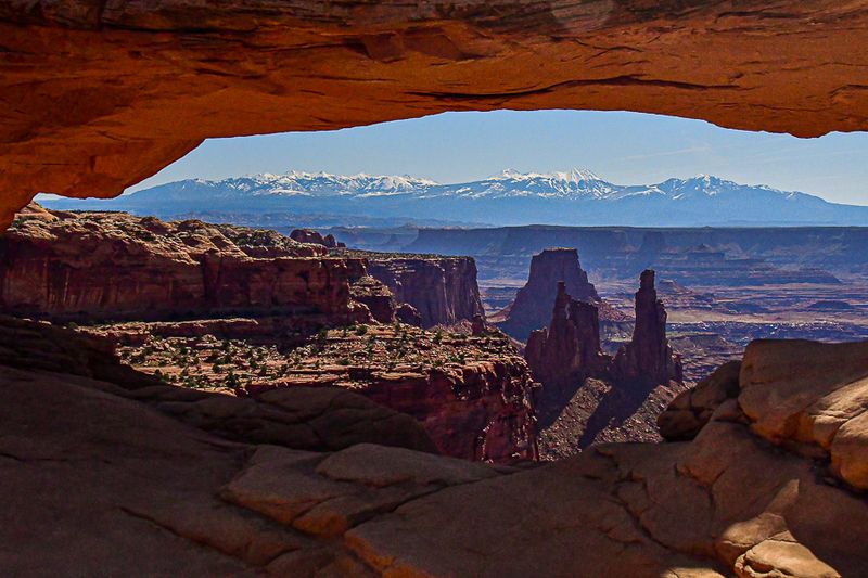 05 03 La Sal Mountains viewed through Mesa Arch Utah19-2-1376