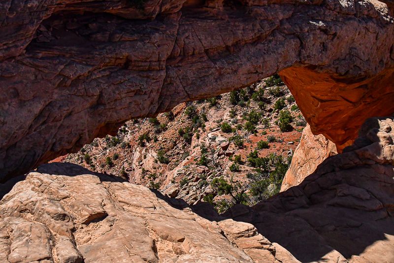 05 03 View below Mesa Arch Utah19-2-1381