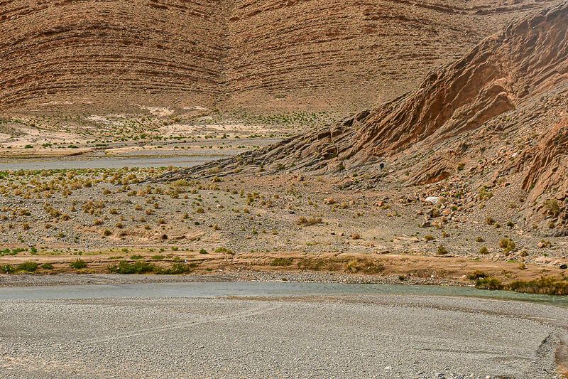 04 02 River and rock Moroc-4217