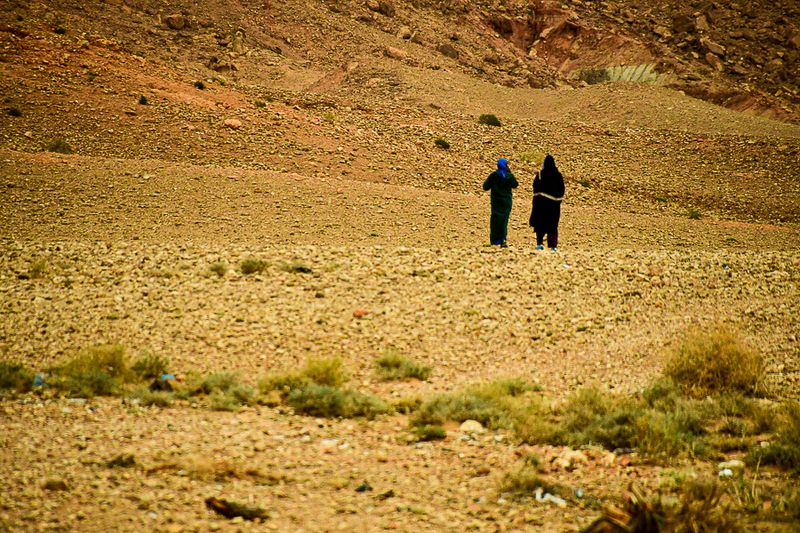 04 02 In the stoney desert Moroc-4304