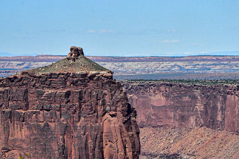 05 03 Highly eroded cap layers Utah19-2-1481