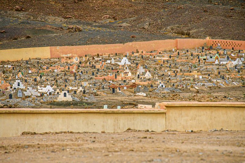 04 02 Cemetery Moroc-4323