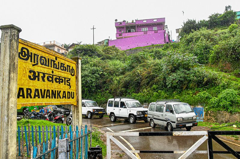 09 05 Waiting for the train to pass at Aravankadu India-2-2784
