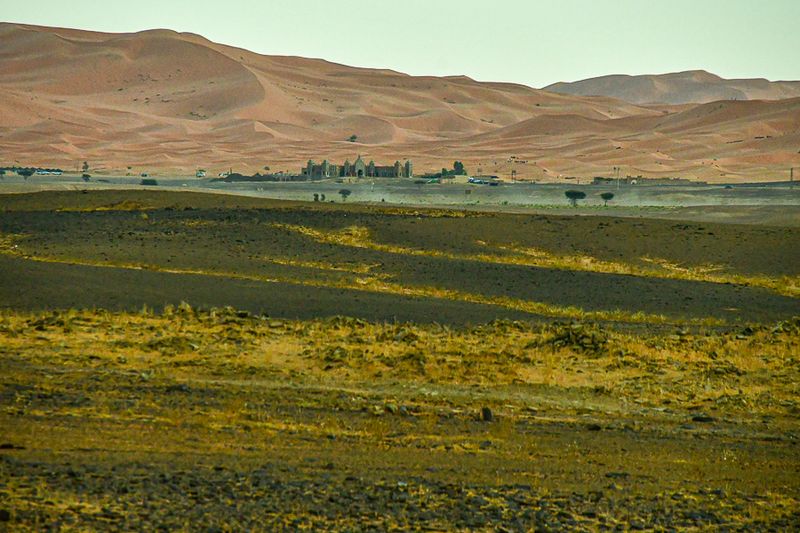04 02 First view of the Erg Chebbi Moroc-4346