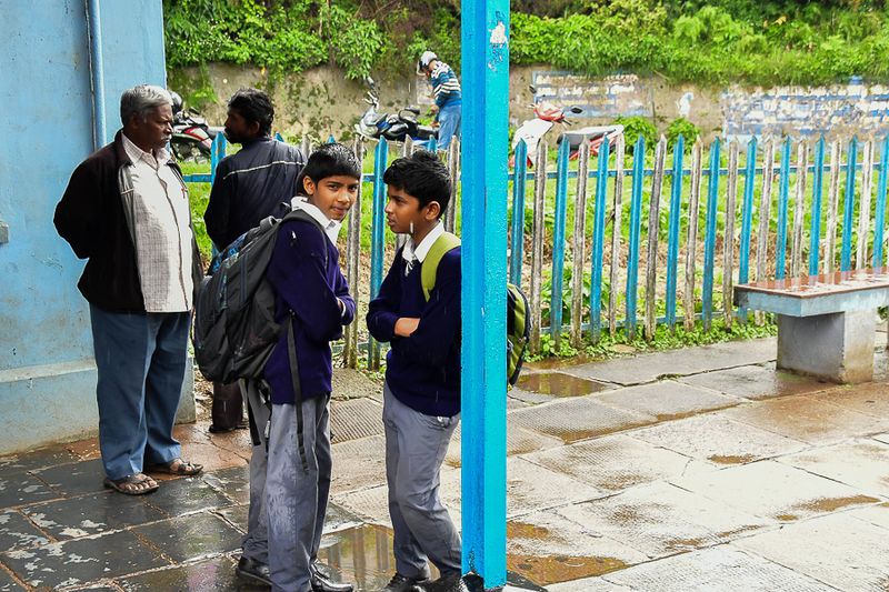 09 05 Waiting for the train home India-2-2794