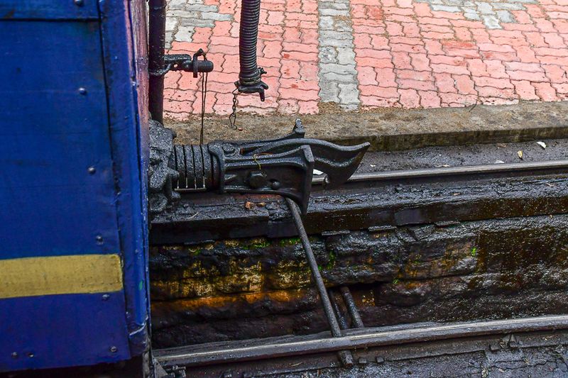 2017 09 05 Train coupling ready India-2-2839