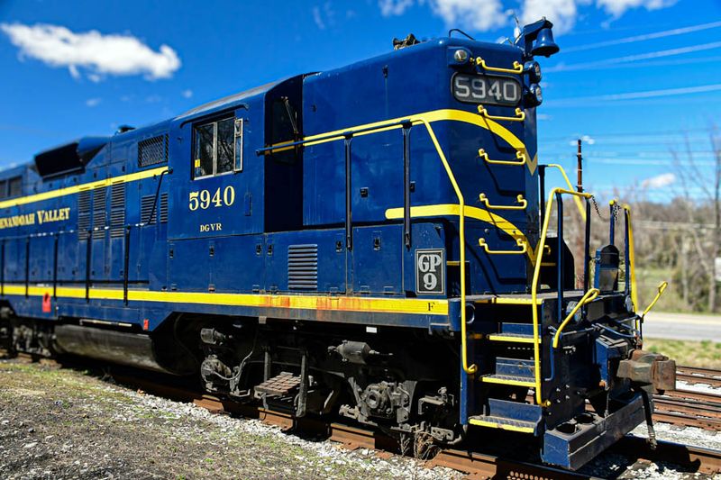 2025 03 26 - Shenandoah Valley engine 5940 - 0898