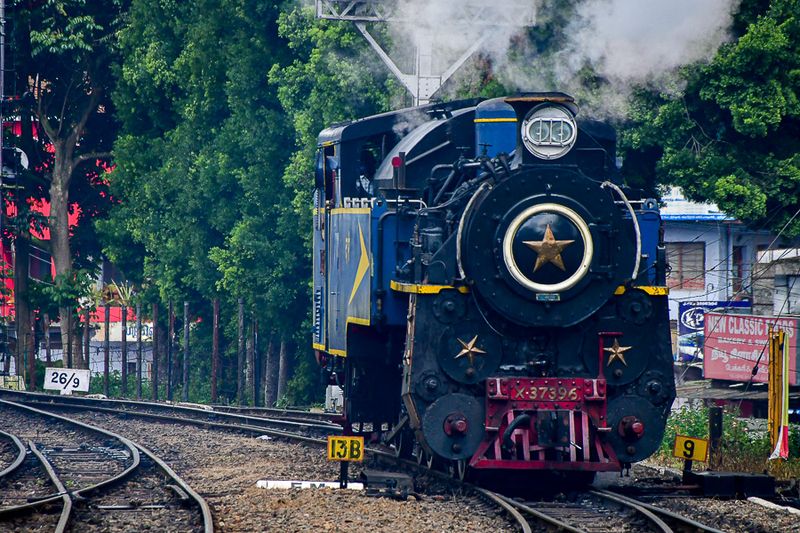 2017 09 05 Steam engine coming our way India-2-2845