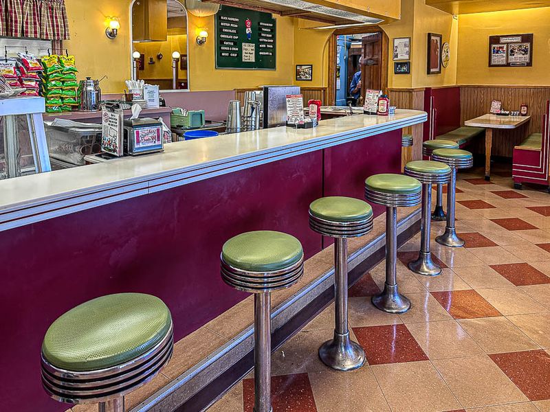 2025 04 28 Counter service i3734