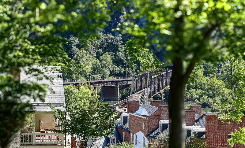 09 04 Bridges from Harper's Ferry, WVa over the Potomac to Maryland 9476