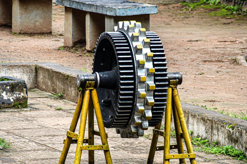 09 05 Cog driver wheel displayed at Hillgrove Station India-2-3053
