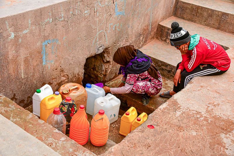 2019 04 03 Getting Water - Erg Chebbi - Merzouga Moroc-4741