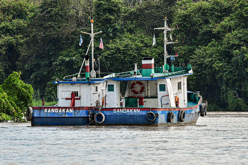 2023 08 27 Tugboats on the Kinabatangan River 5482