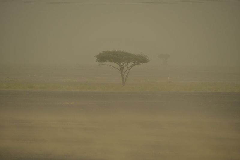 2019 04 03 Visiblity dropping in the blowing sand Moroc-4817