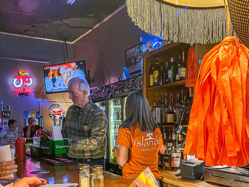 2019 11 15 Matt at The Islander i0012